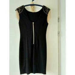 Zwarte jurk met prachtige details maat 38