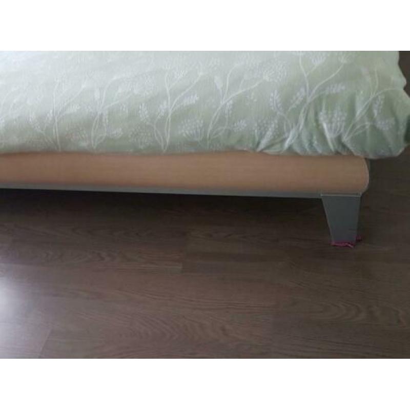 Tweepersoons bed elecktrisch.