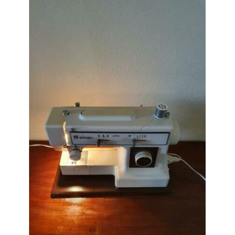 Sanwa lady 2000 naaimachine