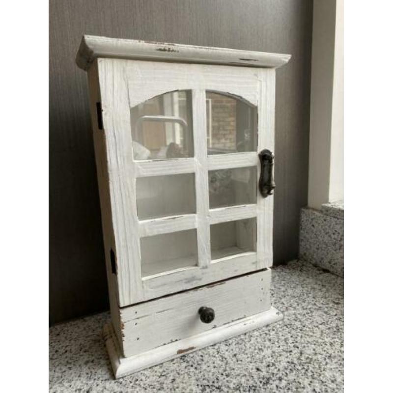 Hangkastje wit brocante