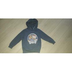 2 keer verander shirt met lange mouwen en capuchon. Per stuk