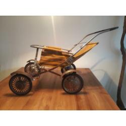 Poppenwagen vintage antiek