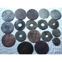 18 mooie oude munten uit VOC tijd met zilver, bodemvondst