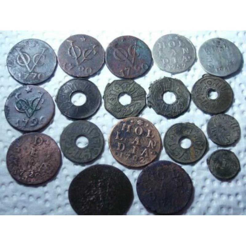 18 mooie oude munten uit VOC tijd met zilver, bodemvondst