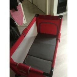 Handig camping bedje Koelstra kleur rood
