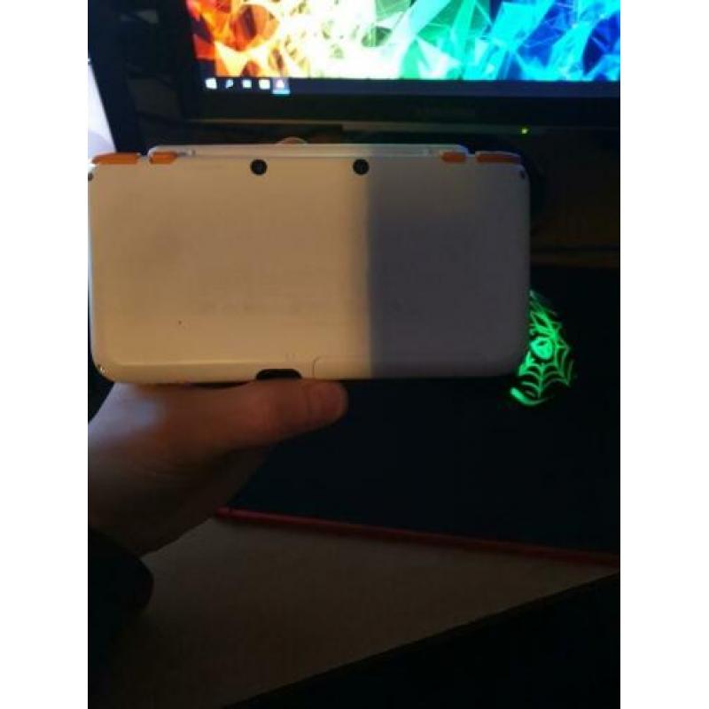 New Nintendo 2ds xl + pokemon sun + oplader + originele doos