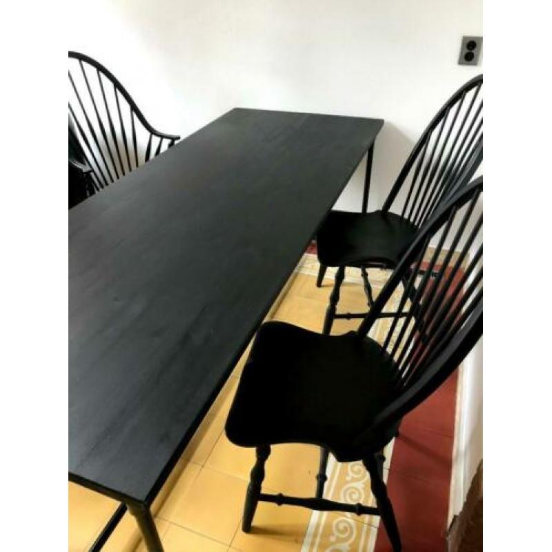 Eettafel met stoelen - hout met steigerbuizen