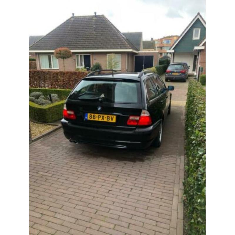 BMW 3-Serie 3.0 I 330 Touring AUT 2001 Zwart