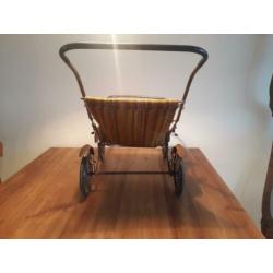 Poppenwagen vintage antiek