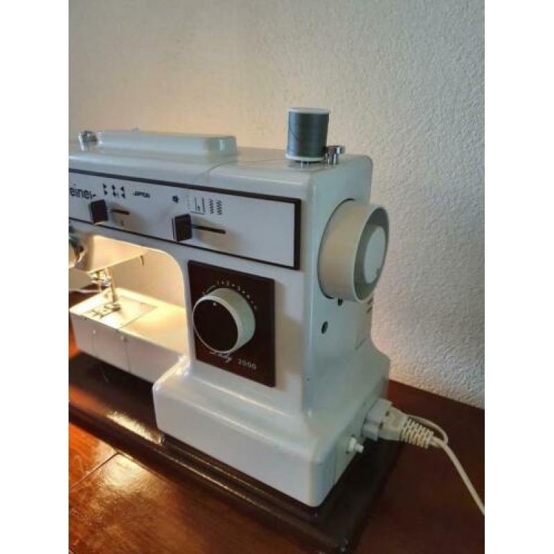 Sanwa lady 2000 naaimachine