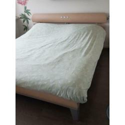 Tweepersoons bed elecktrisch.