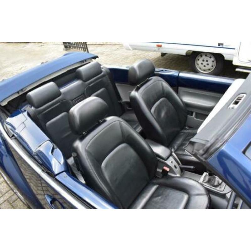 Volkswagen New Beetle Cabriolet 2.0 Highline STOELVERWARMING