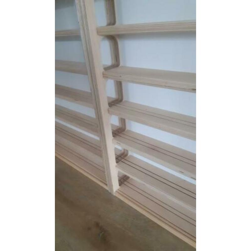Model trein vitrine H0 breedte 180 cm. Hoogte 60 cm