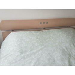 Tweepersoons bed elecktrisch.