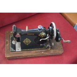 Hansa - Decoratieve naaimachine met stofkap - Hout, IJzer (g