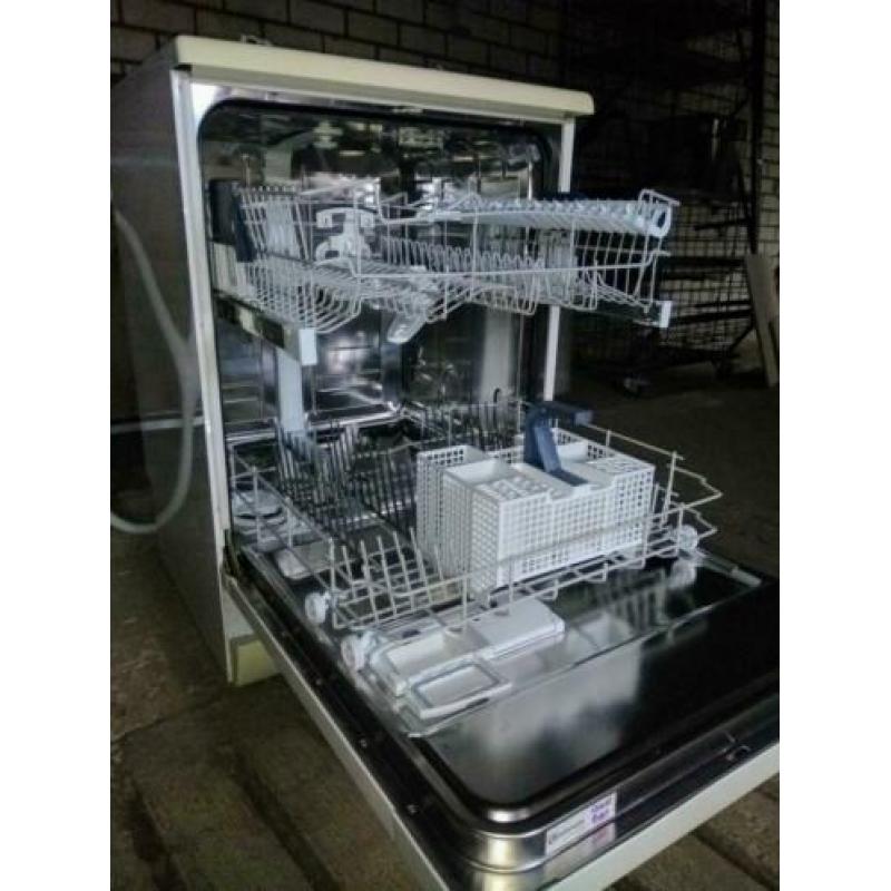 kookplaat,oven en vaatwasser