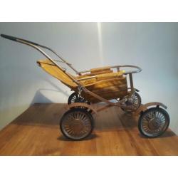 Poppenwagen vintage antiek