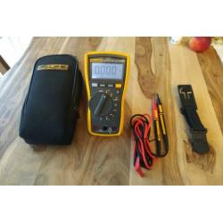 Fluke 115 TRMS (AC/DC, Ampère).