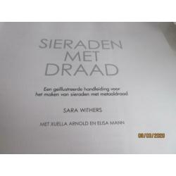 boek sieraden met draad