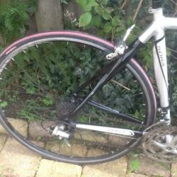 25 inch Bulls race fiets als nieuw volledig nagekeken.