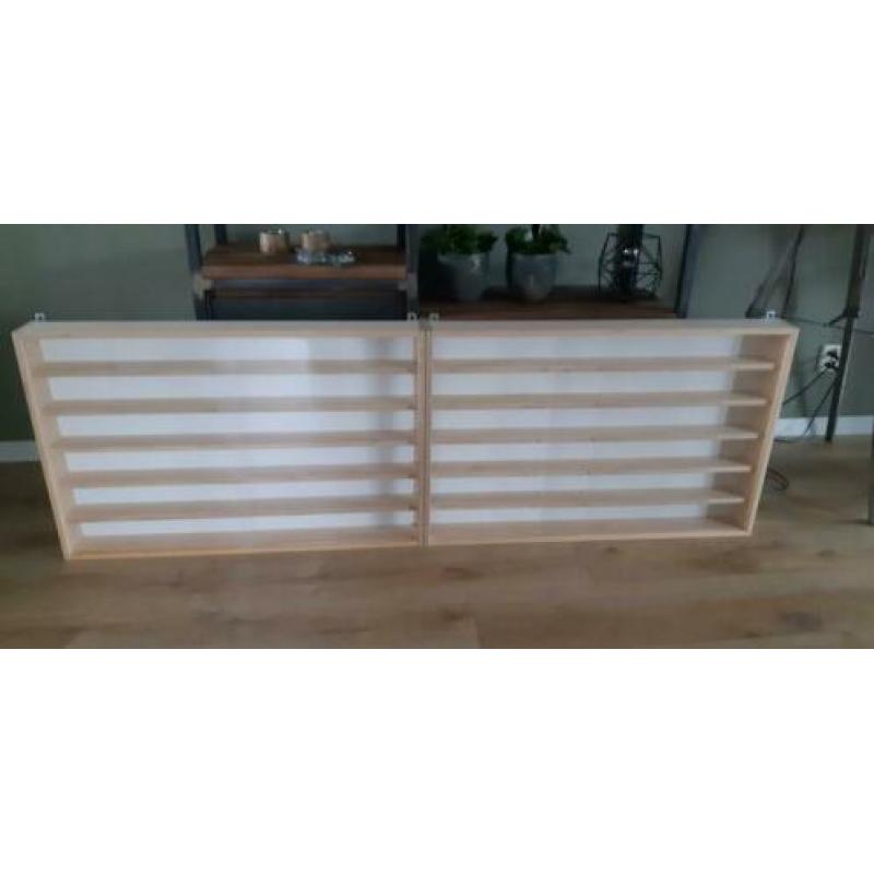 Model trein vitrine H0 breedte 180 cm. Hoogte 60 cm