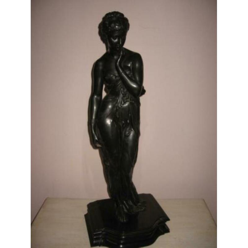 Klassiek oud beeld +- 1888