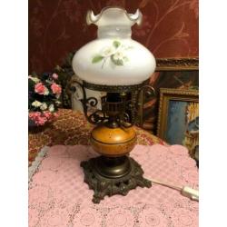 Antieke olielamp/tafellamp olie lamp messing brons,kap glas