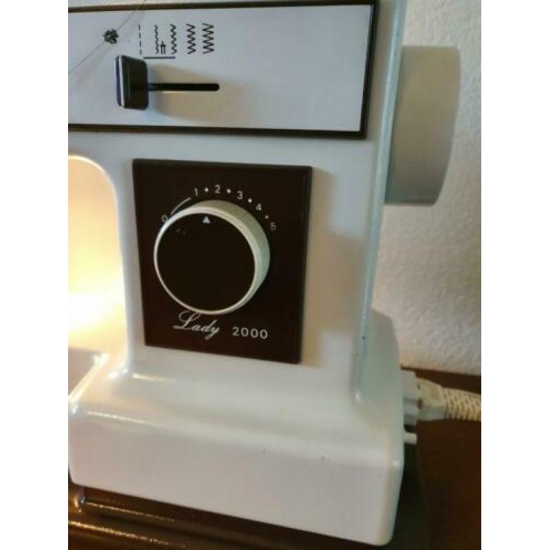 Sanwa lady 2000 naaimachine