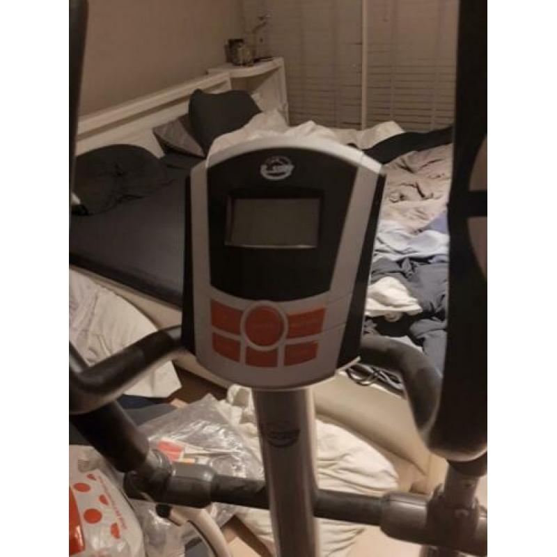 Cross trainer zo goed als nieuw paar keer gebruikt 1