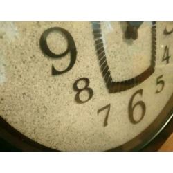 Nextime zware quartz wandklok.