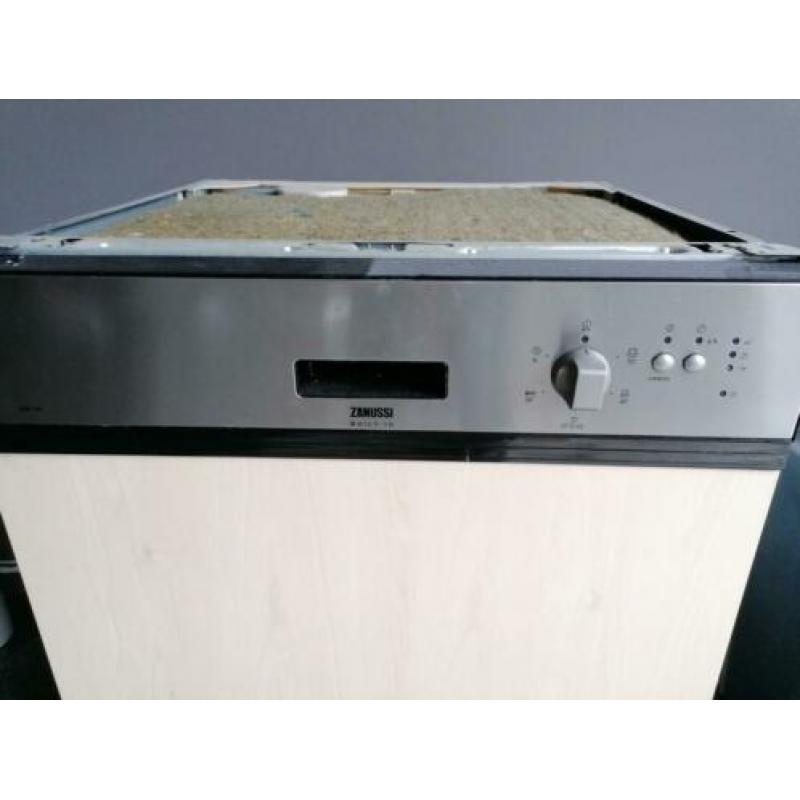 Vaatwasmachine zanussi ZDN121