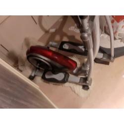 Cross trainer zo goed als nieuw paar keer gebruikt 1