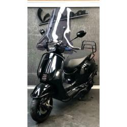Prachtige VESPA SPRINT 2016(Black on Black !)Vol optie SNOR