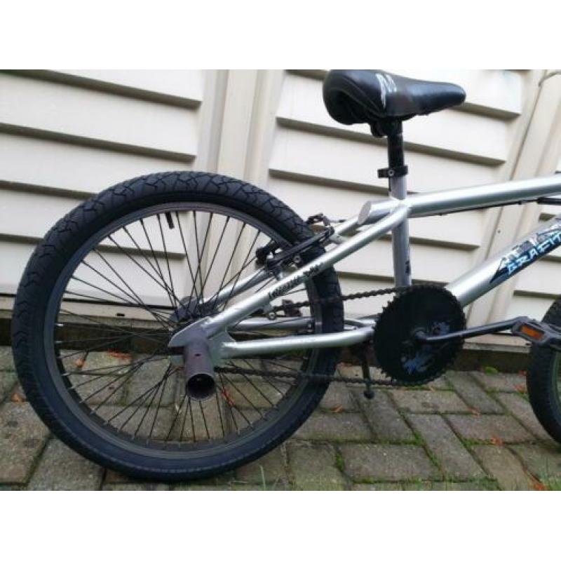 Mooie BMX met nieuwe banden, 360 graden stuur, 4 voetsteunen