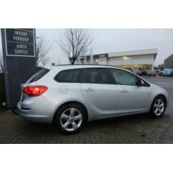 Opel Astra Sports Tourer 1.6 Turbo Cosmo 180 PK / LAGE KM /