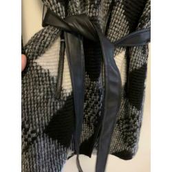 Dik gaaf vest met riem leder leer look maat 38/40 nieuw