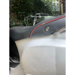 vespa lx 50 4 takt geel kenteken 2008