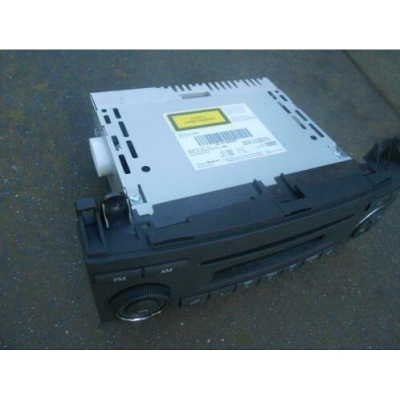 Orginele VW Crafter / Mercedes Sprinter autoradio CD-speler.