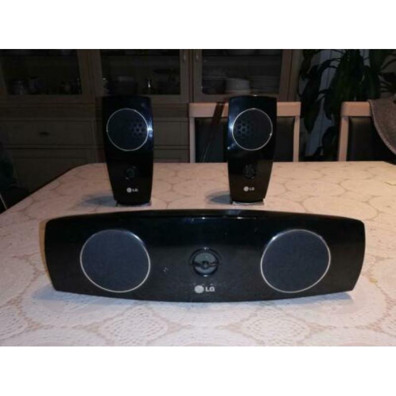 Mooie goed spelende LG spaekerset Model SH43DA-C