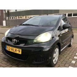 Toyota Aygo 1.0 12V Vvt-i 3DRS MMT 2009 Zwart