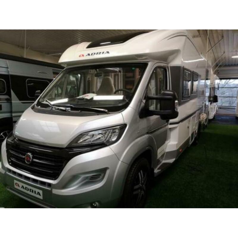 Adria Matrix Plus 670 DC (bj 2020)