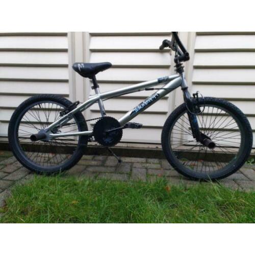 Mooie BMX met nieuwe banden, 360 graden stuur, 4 voetsteunen