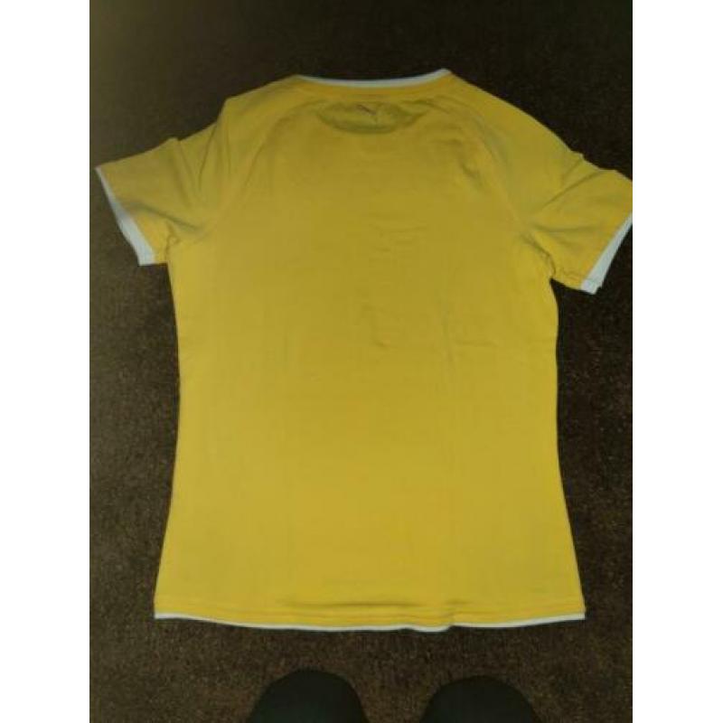 Puma shirt in M.
