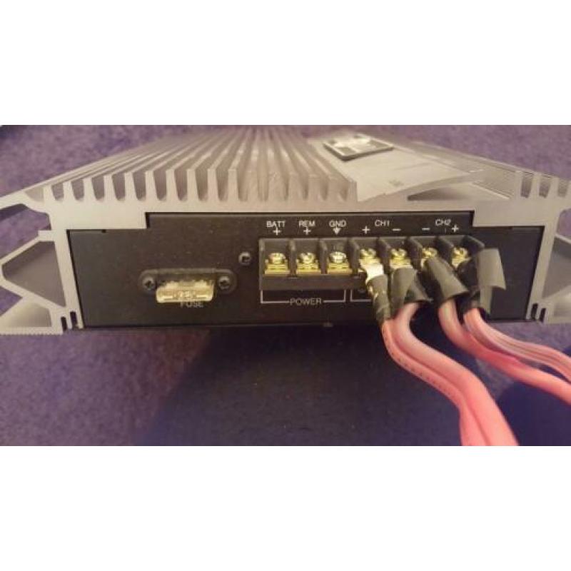 Versterker incl Sony boxen set