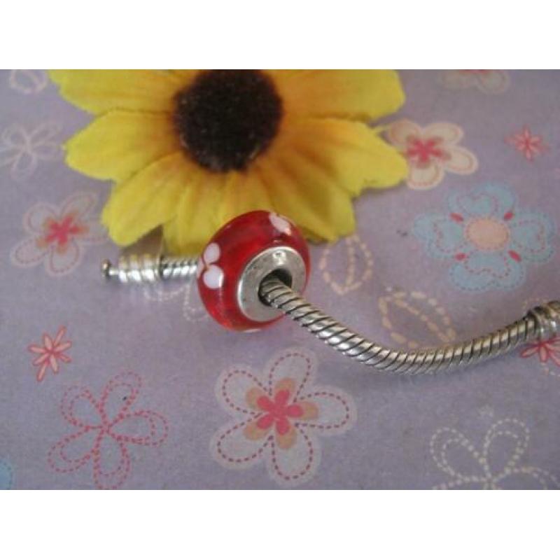 Pandora Murano / glas bedel = rood + bloemen wit