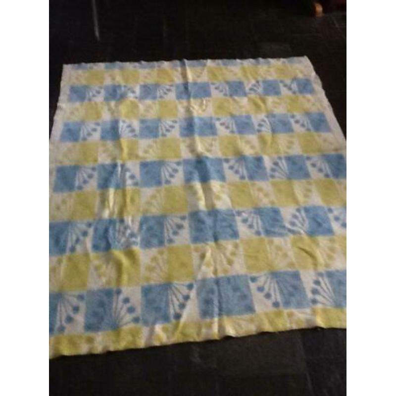 Duralon dralon deken bloem motief blauw geel
