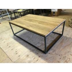 Salontafels teak 110 x 70 € 250