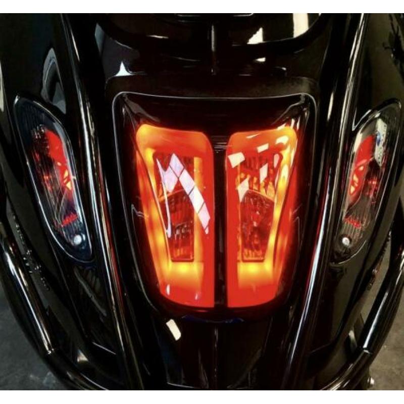 Prachtige VESPA SPRINT 2016(Black on Black !)Vol optie SNOR