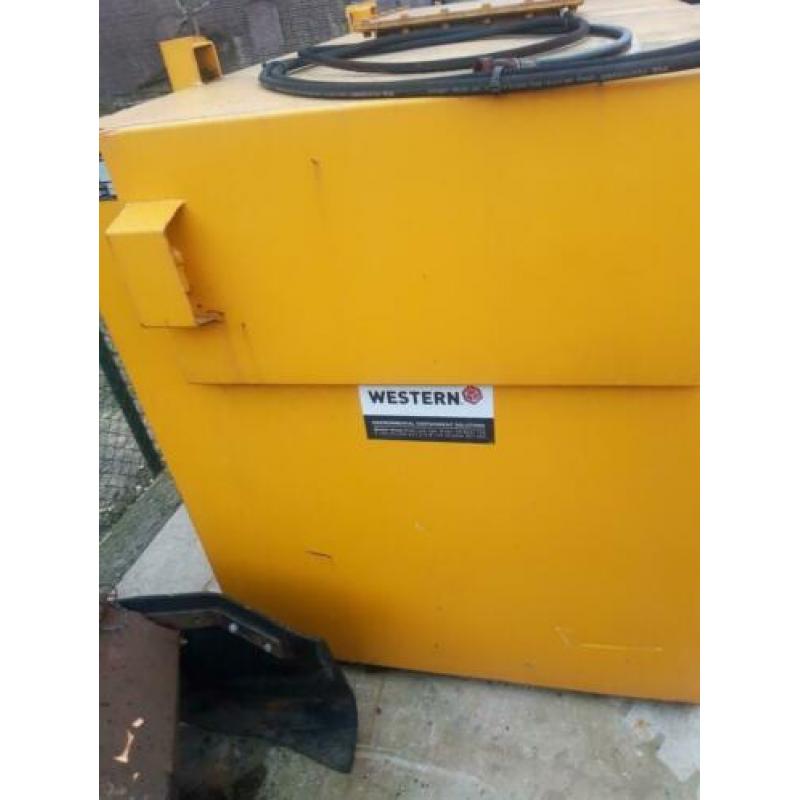 diesel tank 2160 liter en één van 2000 liter