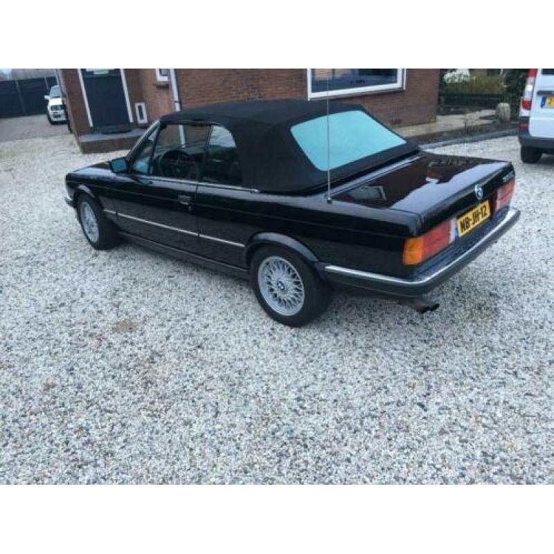 BMW e30 325 cabrio / 1986 Zwart / compleet gerestaureerd